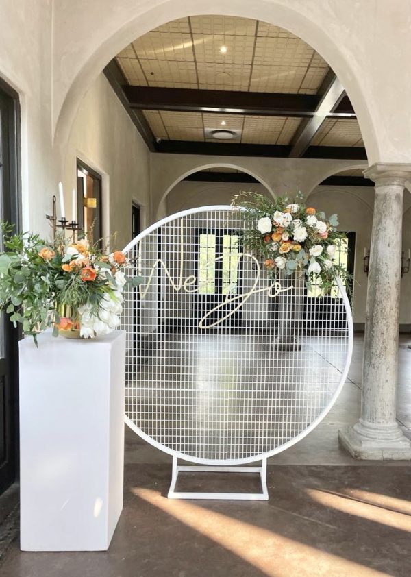 White mesh circle